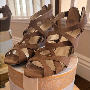 Bandolino Tan Strappy Heels